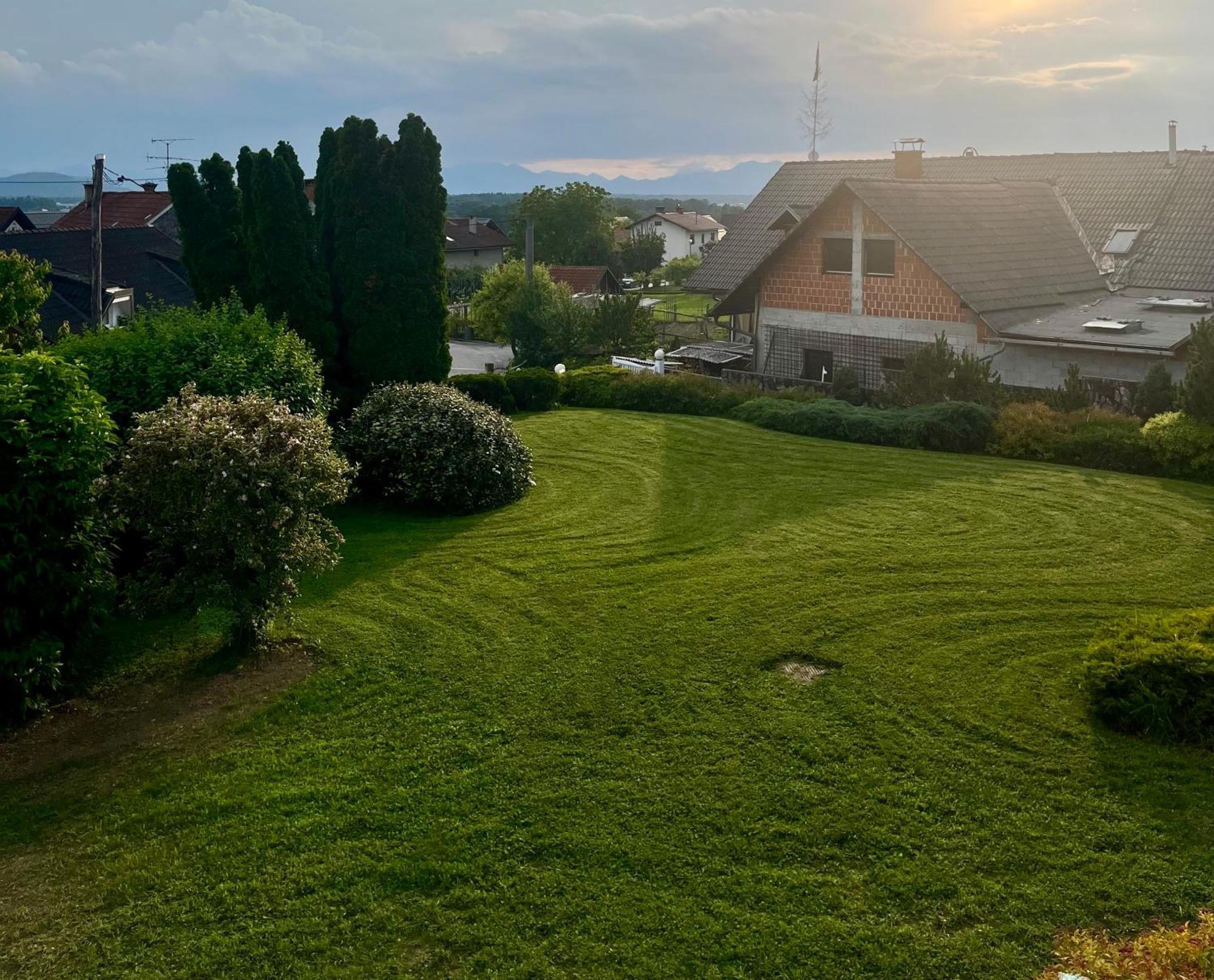 Hotel Hisa Trelc- Sobe Komenda Exteriér fotografie