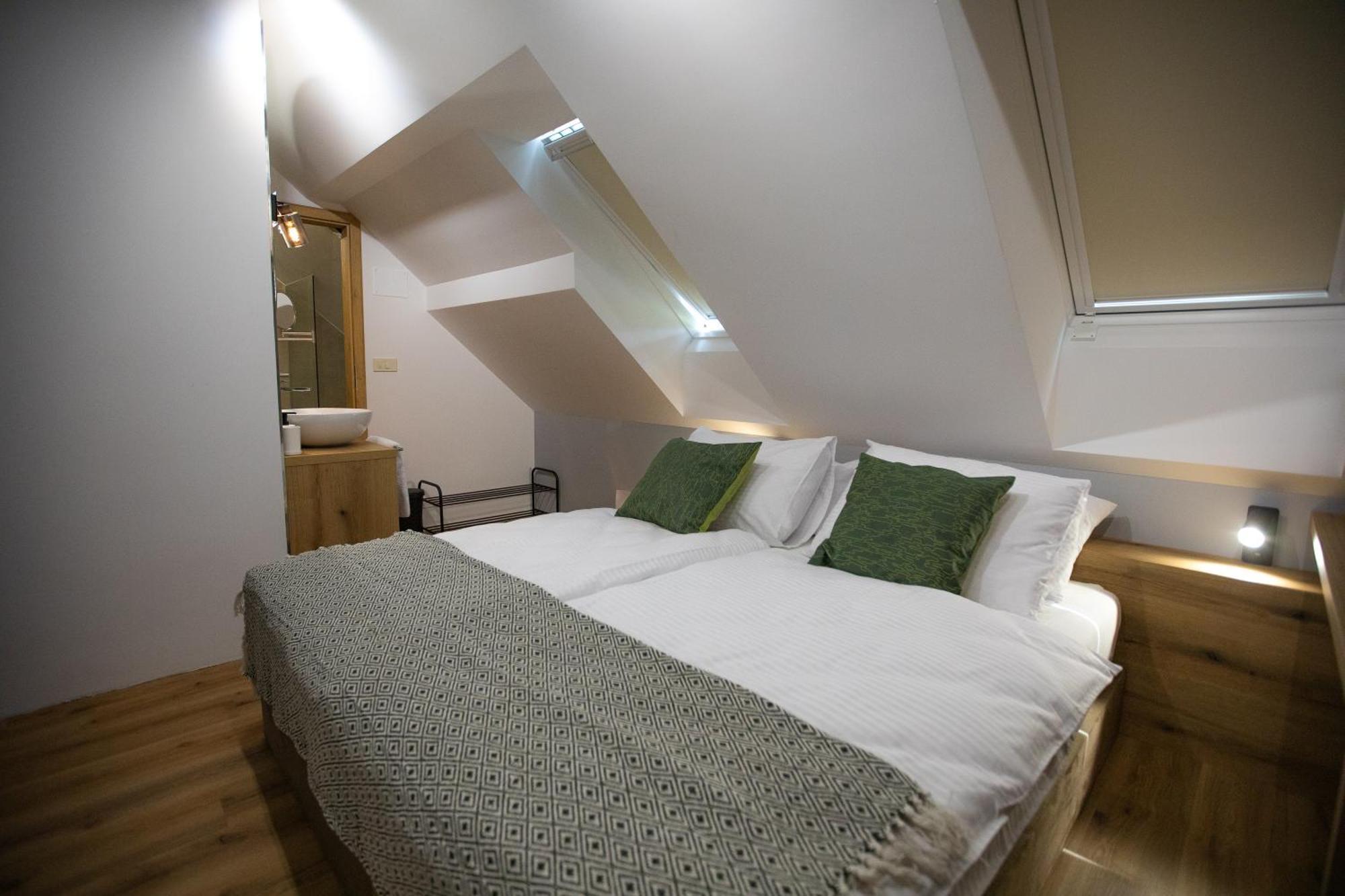 Hotel Hisa Trelc- Sobe Komenda Exteriér fotografie