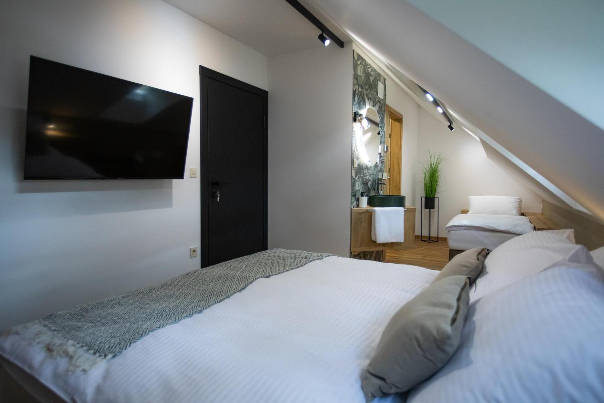 Hotel Hisa Trelc- Sobe Komenda Exteriér fotografie
